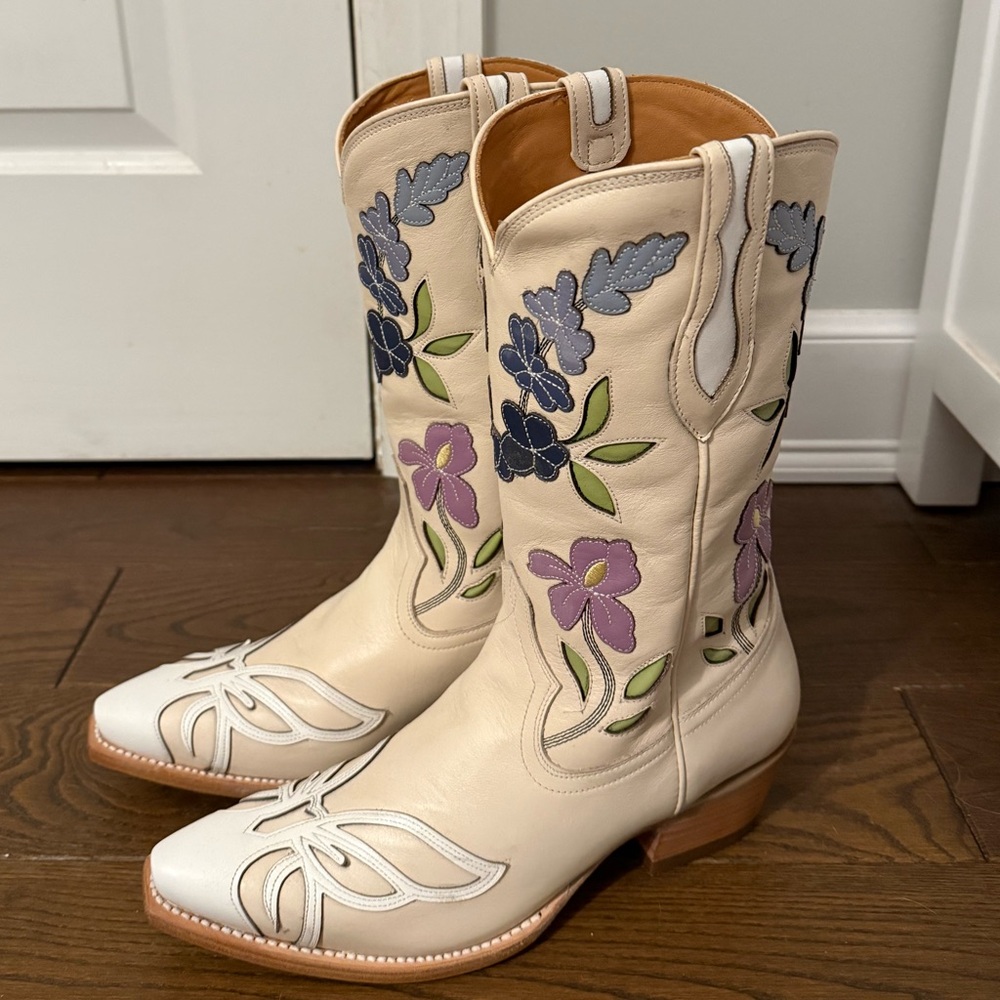 BRAND NEW Sadie Meadow limited edition